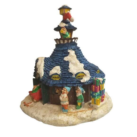 Vintage 1995 Santa's Town at the North Pole Reindeer Barn ST02 Christmas Decor - Picture 5 of 9